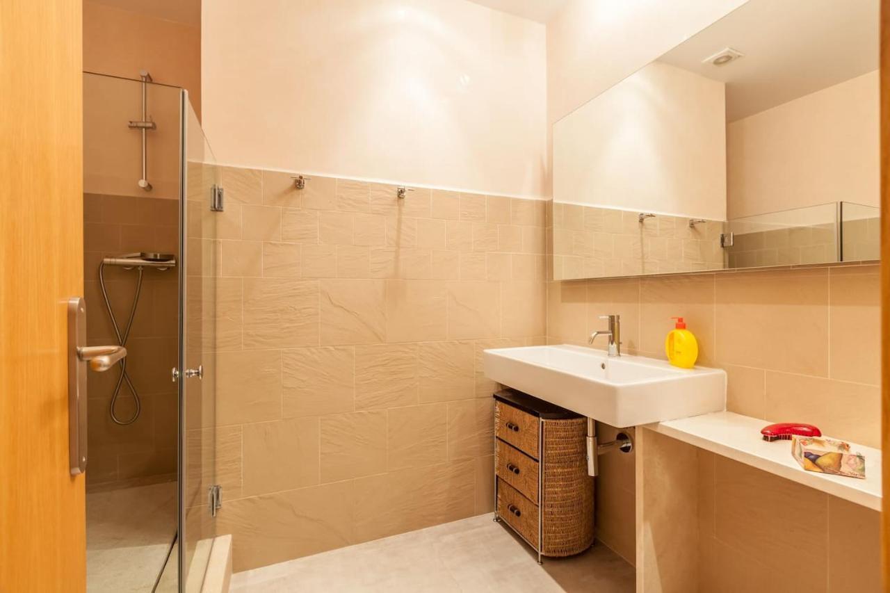 Apartamento Con Encanto En El Barrio De Santa Cruz Seville Exterior photo